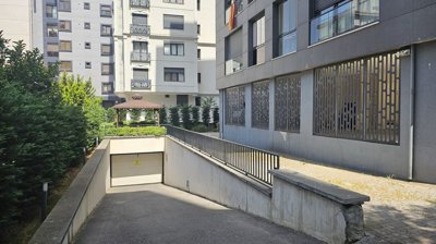 Exterior 10
