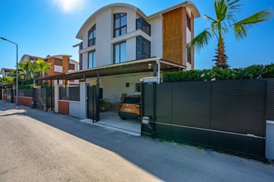 Exterior 3