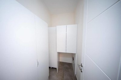 Interior 5