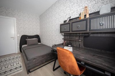 Interior 6