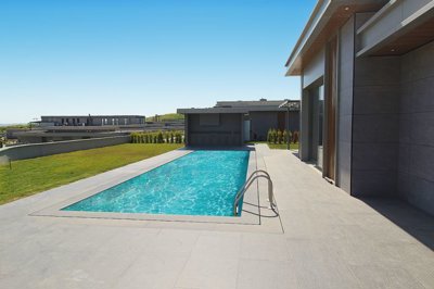 Exterior 5