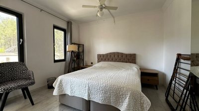 Interior 5