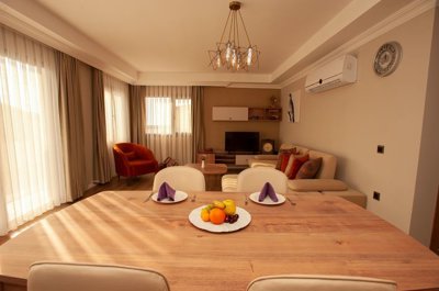 Interior 6