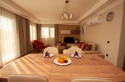 Interior 6