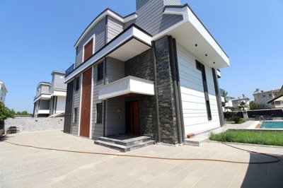Exterior 10