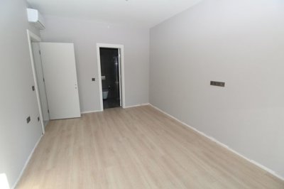 Interior 6