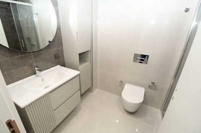 Interior 12