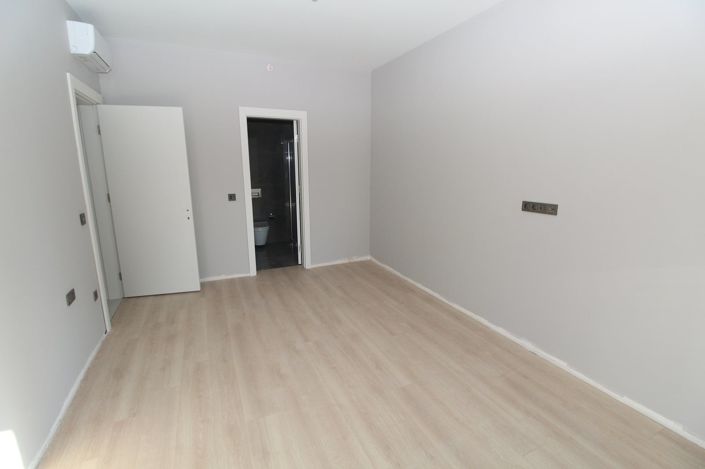 Image No.8-4 Bed Apartment for sale