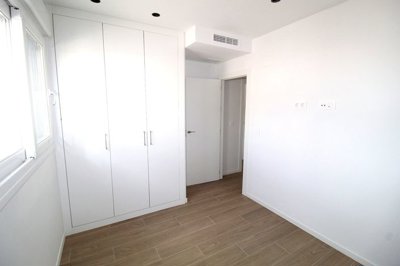 Interior 5