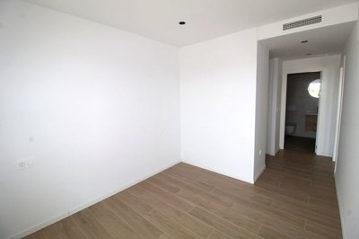 Interior 4