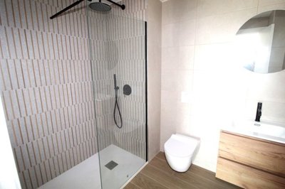 Interior 8