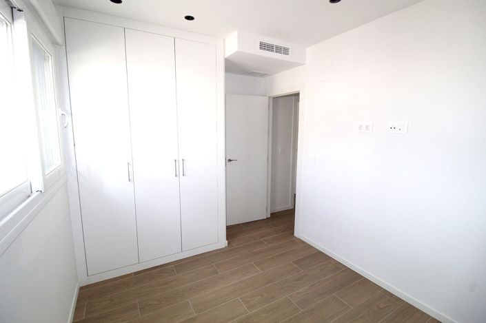 Image No.12-3 Bed Apartment for sale