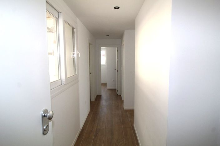 Image No.8-3 Bed Apartment for sale