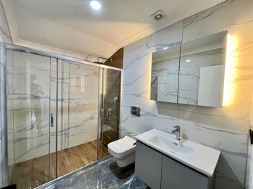 Interior 7