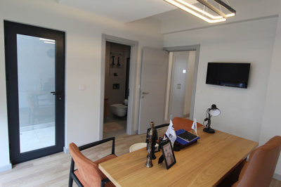 Interior 10