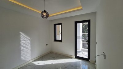 Interior 4