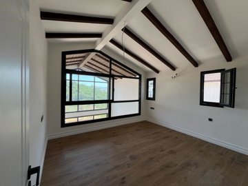 Exterior 14