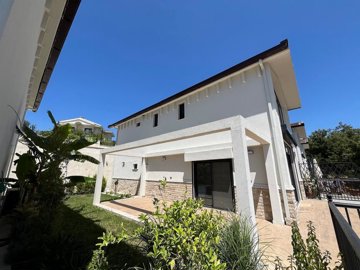 Exterior 6