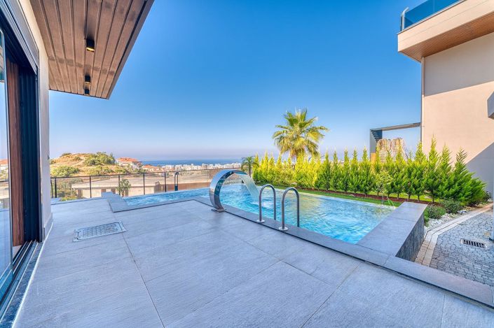 Image No.2-4 Bed House/Villa for sale