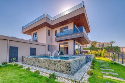Exterior 4