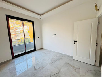 Interior 5