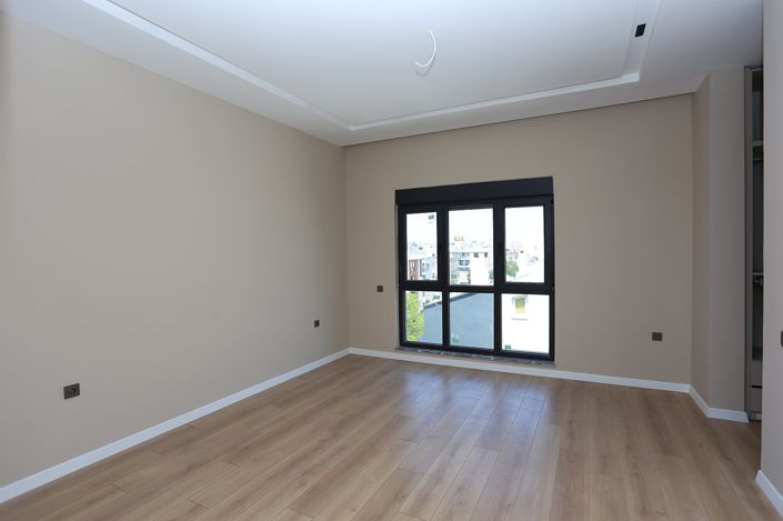 Image No.13-3 Bed Apartment for sale