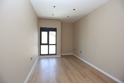 Interior 8