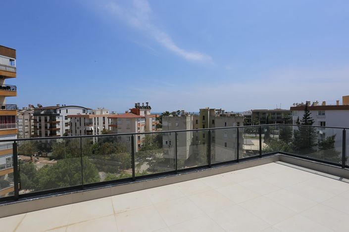 Image No.20-3 Bed Apartment for sale