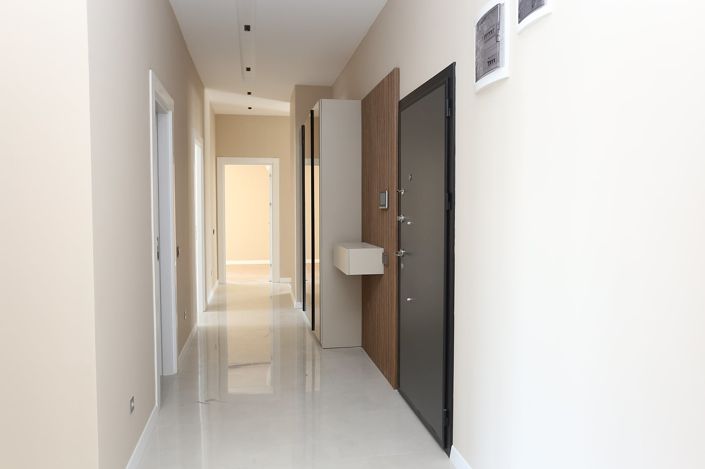 Image No.12-4 Bed Apartment for sale