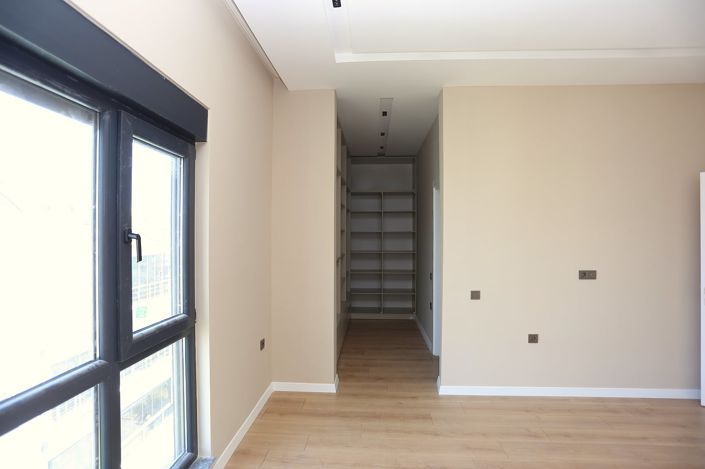 Image No.14-4 Bed Apartment for sale