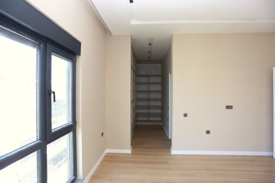 Interior 7