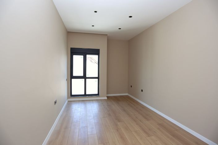 Image No.15-4 Bed Apartment for sale