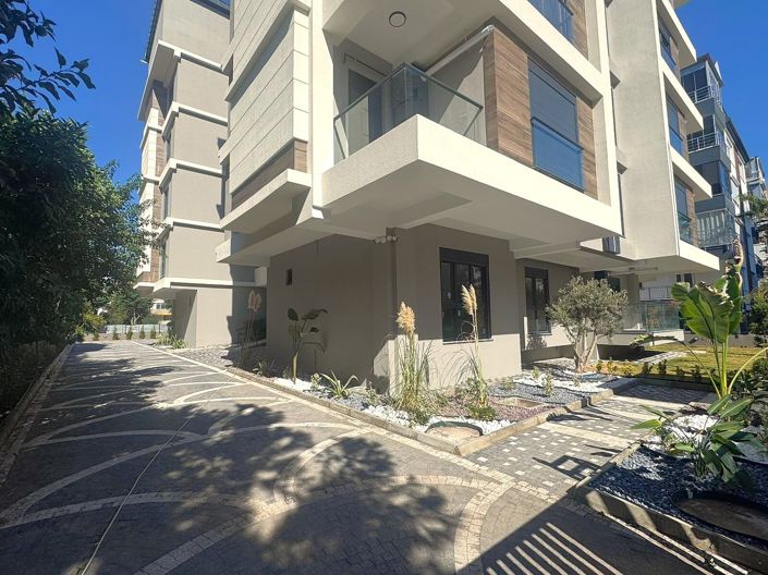 Image No.29-4 Bed Apartment for sale