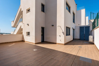 Exterior 10