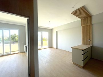 Interior 5