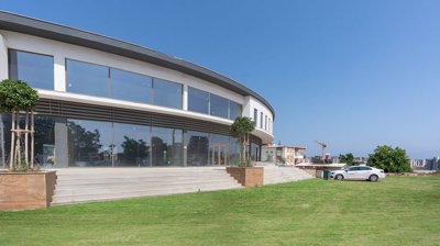 Exterior 3