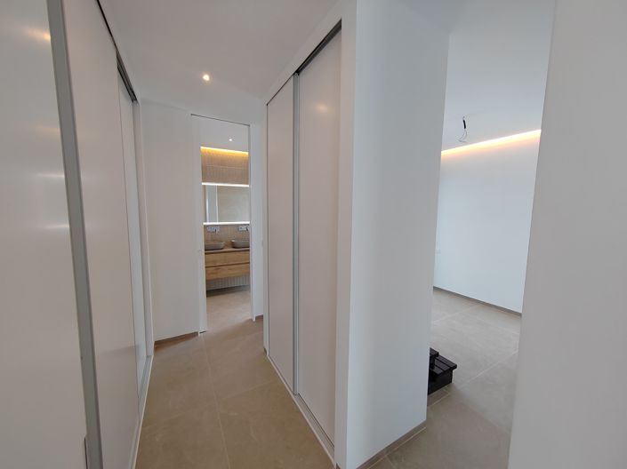 Image No.28-4 Bed House/Villa for sale