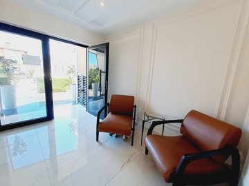 Exterior 15