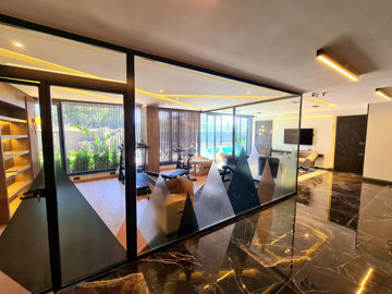 Exterior 14