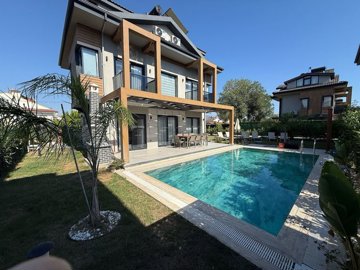 Exterior 3