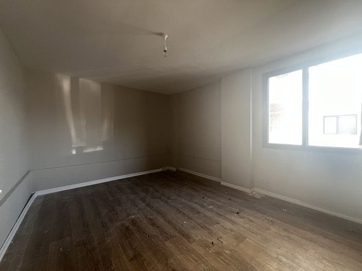 Image No.22-2 Bed Apartment for sale