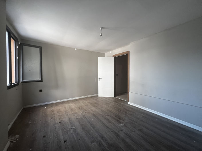 Image No.24-2 Bed Apartment for sale