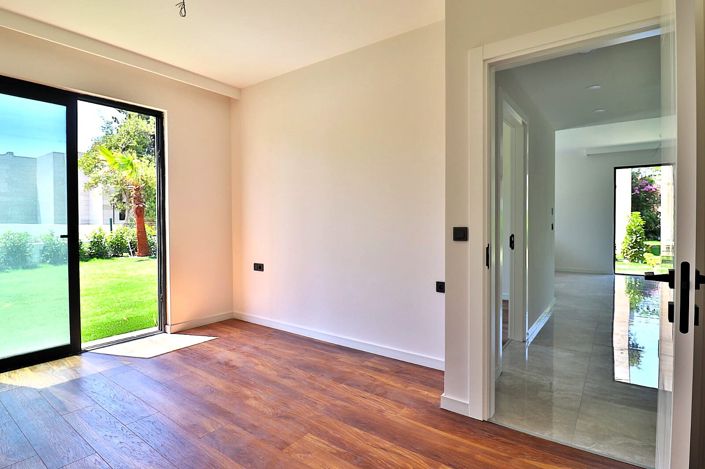 Image No.21-2 Bed Apartment for sale