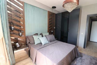 Interior 8
