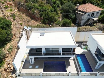 Exterior 8