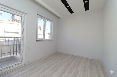 Interior 6
