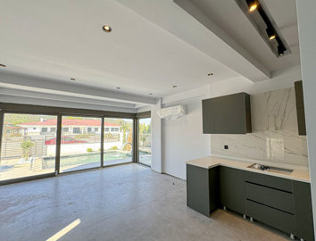 Interior 4