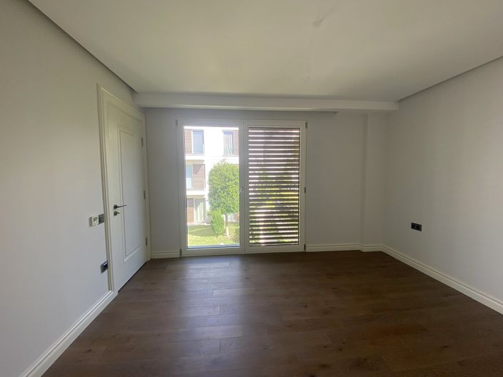 Image No.29-3 Bed Apartment for sale