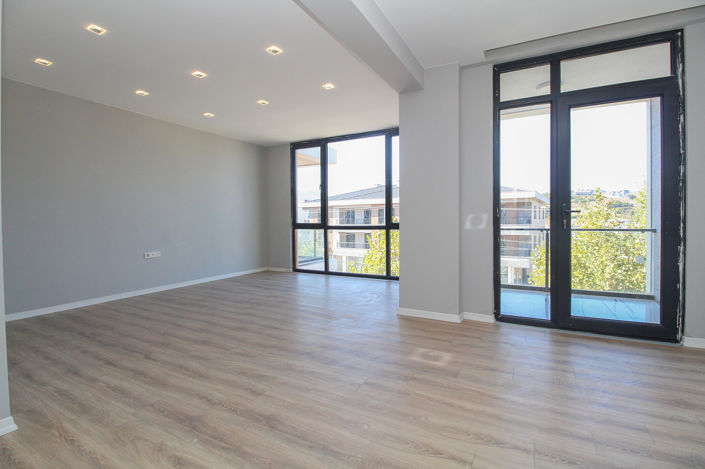 Image No.11-3 Bed Apartment for sale