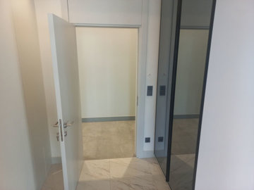 Interior 7